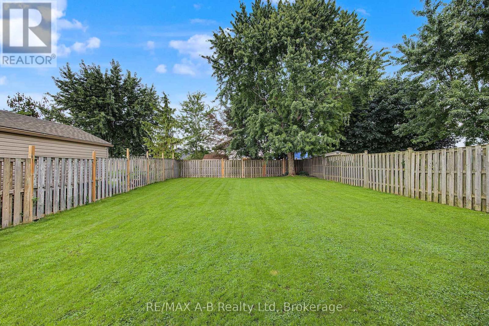 15 Cook Crescent, St. Thomas, Ontario  N5R 6J3 - Photo 15 - X13792436
