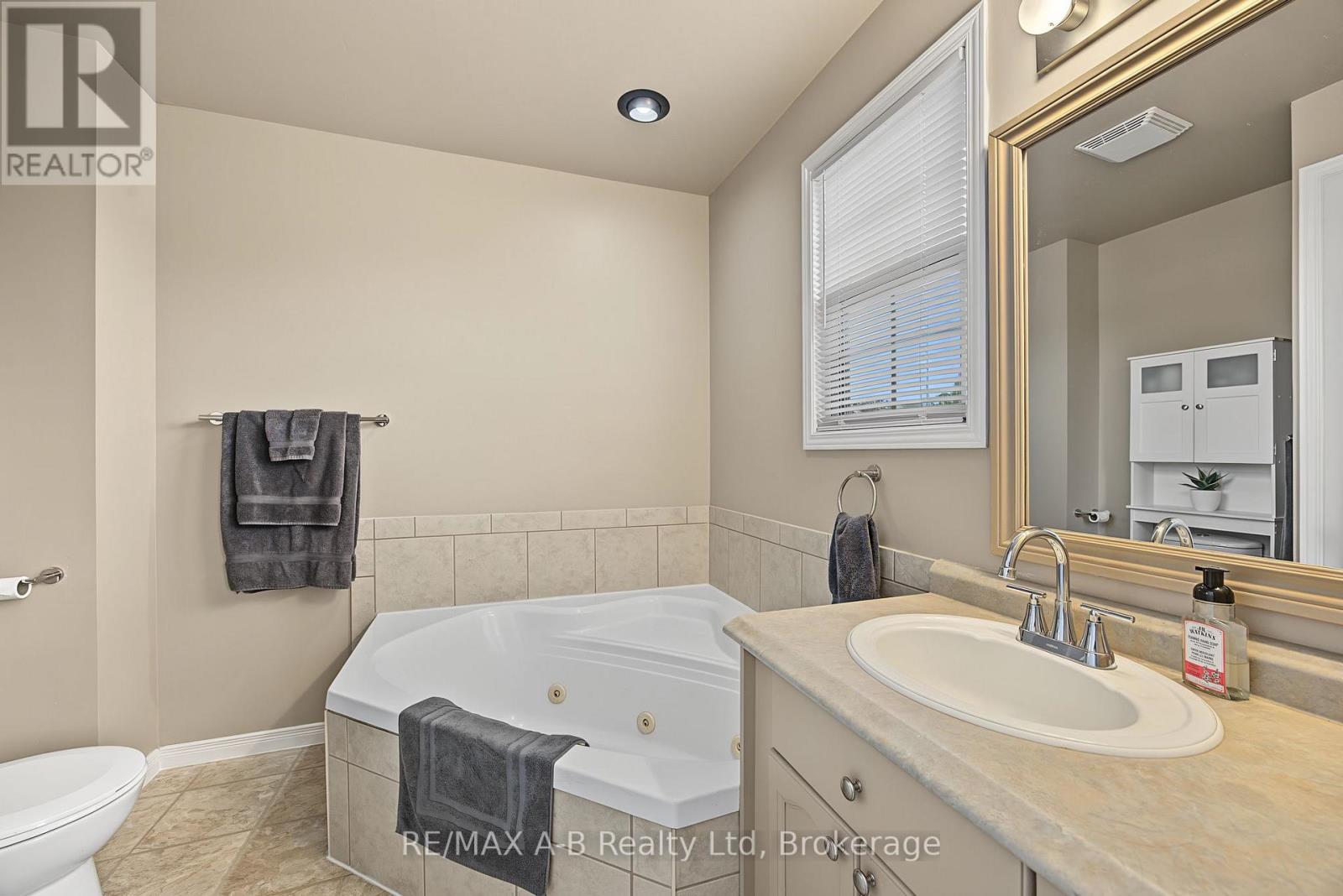 15 Cook Crescent, St. Thomas, Ontario  N5R 6J3 - Photo 19 - X13792436