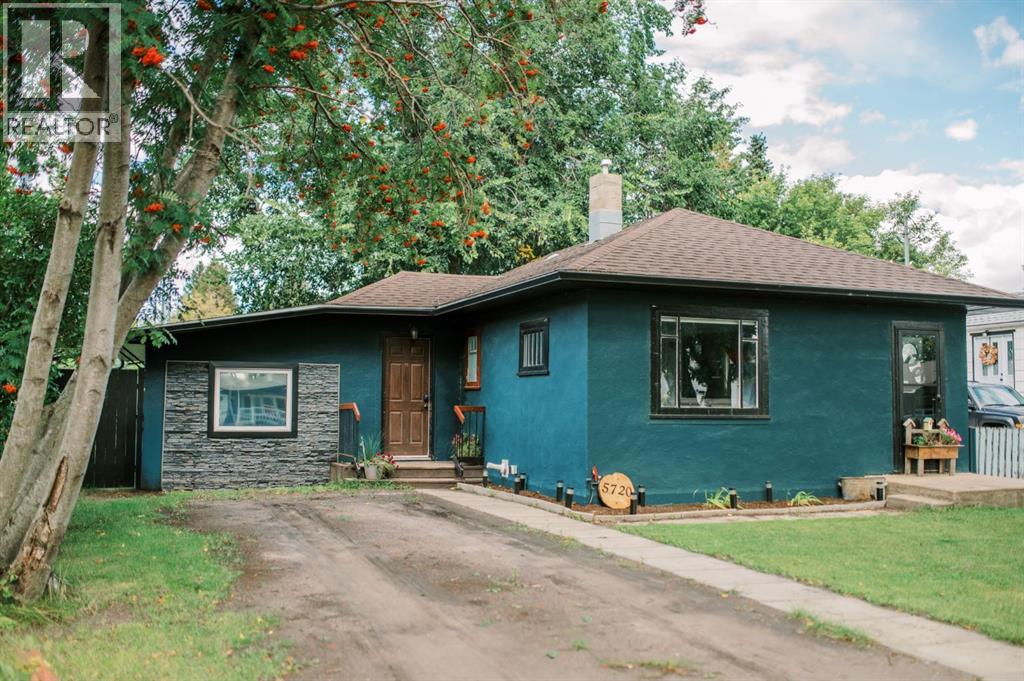 5720 50a Avenue, Stettler, Alberta  T4K 1C5 - Photo 1 - A2344710