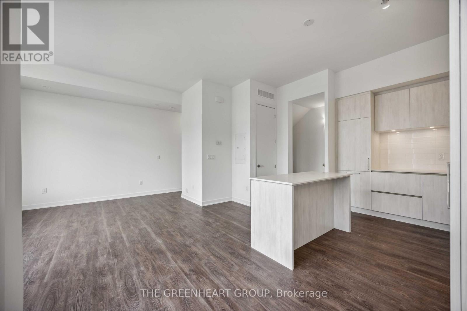 1215 - 8 David Eyer Road, Richmond Hill, Ontario  L4S 0N3 - Photo 6 - N13741842