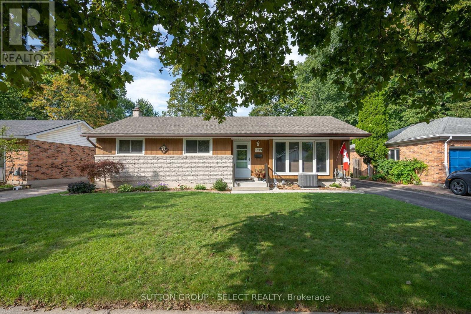 1679 ESTEVAN ROAD, London North, Ontario