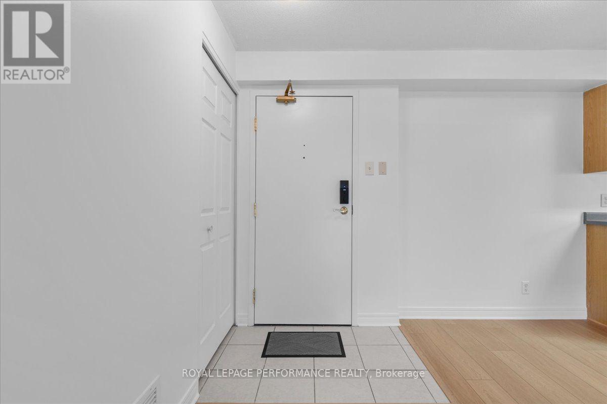 207 - 429 Somerset Street W, Ottawa, Ontario  K2P 2P5 - Photo 3 - X13792628