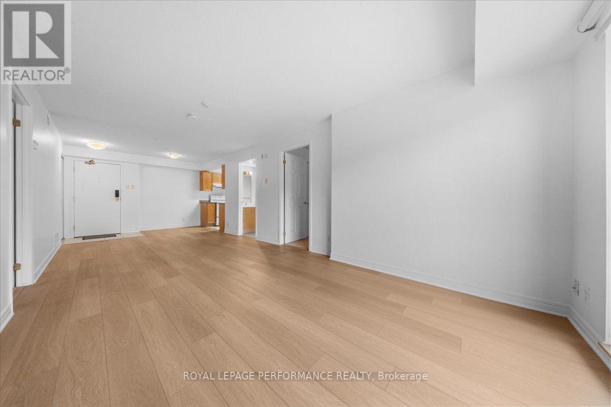 207 - 429 Somerset Street W, Ottawa, Ontario  K2P 2P5 - Photo 8 - X13792628