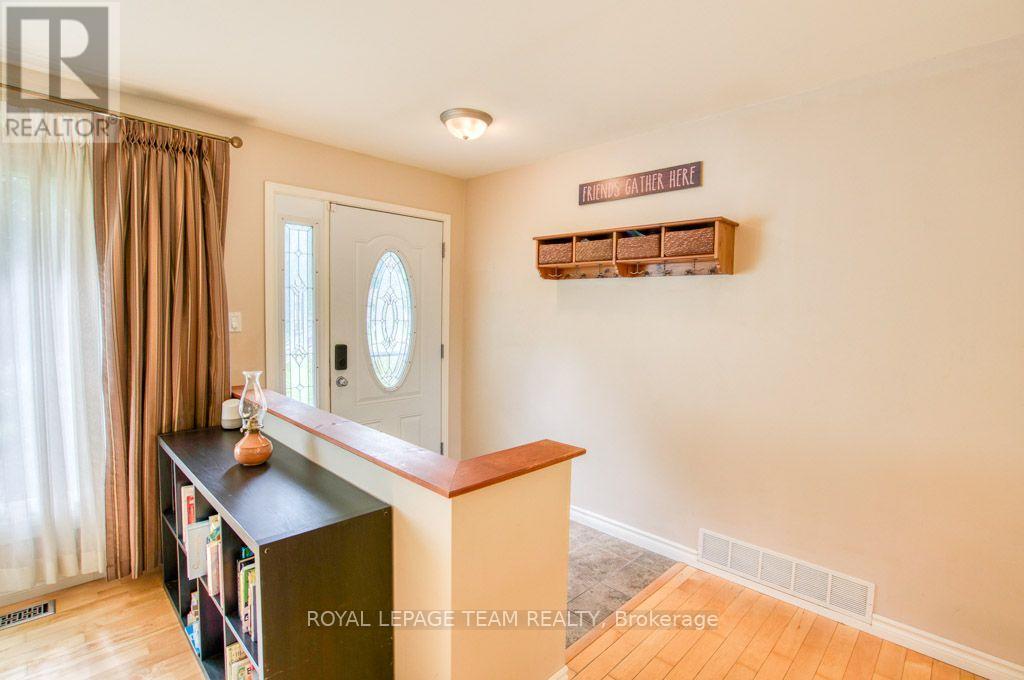 14 Maitland Street, Ottawa, Ontario  K0A 2Z0 - Photo 3 - X13792714