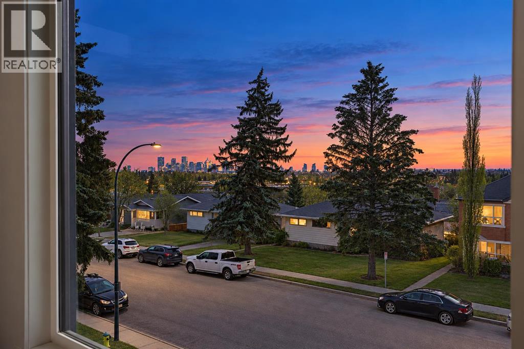 44 Collingwood Place Nw, Calgary, Alberta  T2L 0P9 - Photo 2 - A2343920
