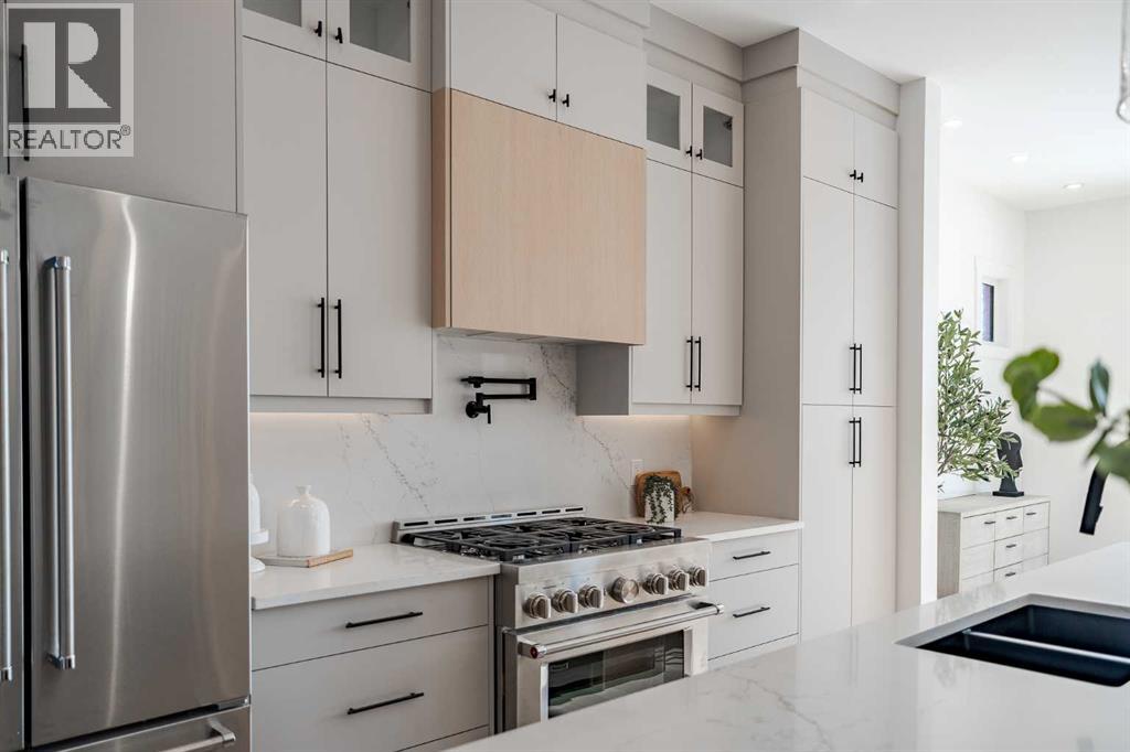 44 Collingwood Place Nw, Calgary, Alberta  T2L 0P9 - Photo 8 - A2343920