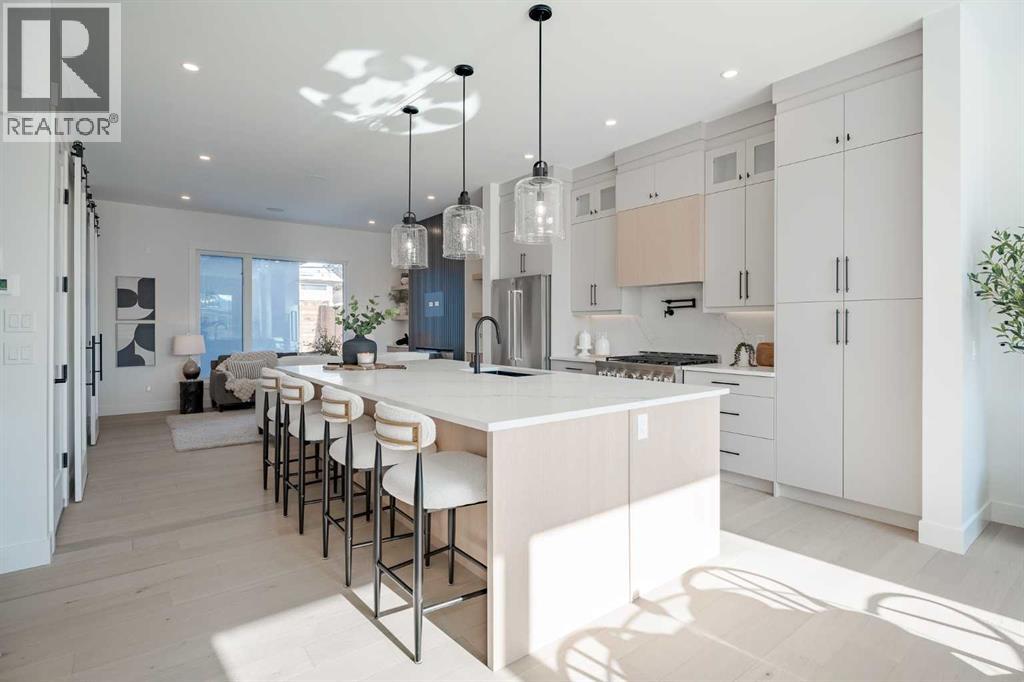 44 Collingwood Place Nw, Calgary, Alberta  T2L 0P9 - Photo 6 - A2343920