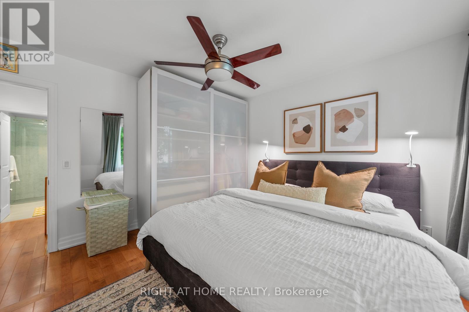 5 1/2 Luttrell Avenue, Toronto, Ontario  M4C 5E2 - Photo 18 - E13792642