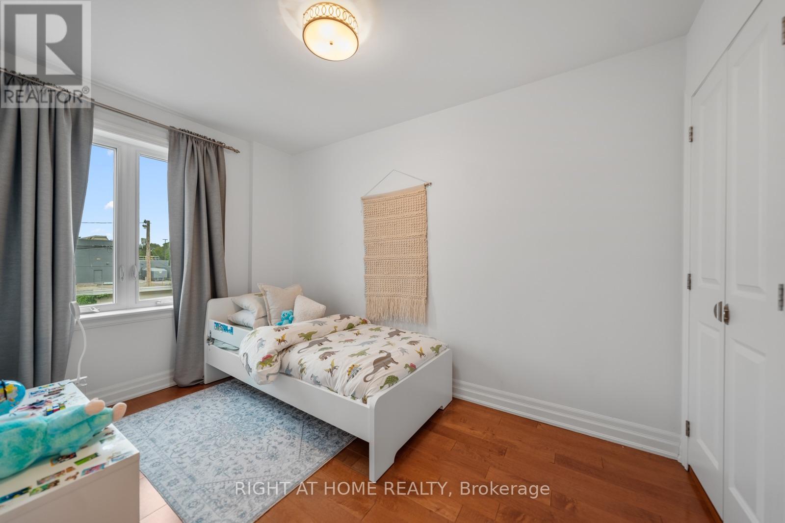 5 1/2 Luttrell Avenue, Toronto, Ontario  M4C 5E2 - Photo 20 - E13792642