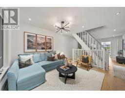 5 1/2 LUTTRELL AVENUE, Toronto, Ontario