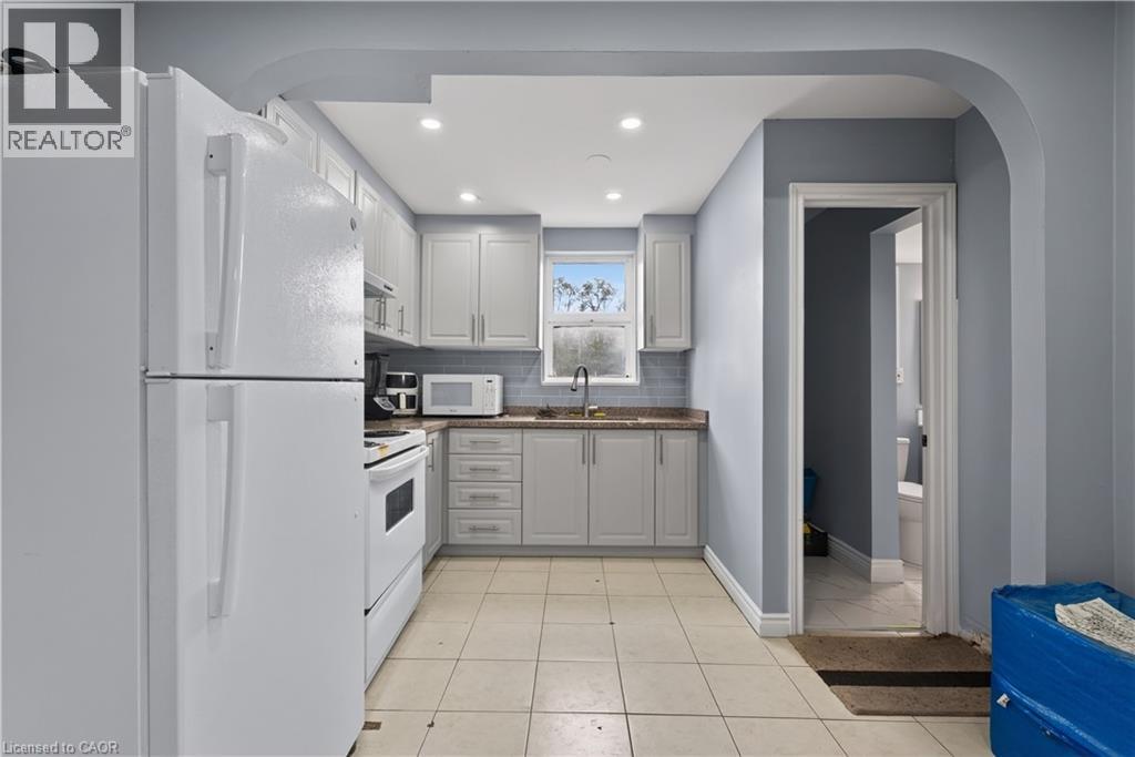241 West 5th Street, Hamilton, Ontario  L9C 3N8 - Photo 10 - 40863944
