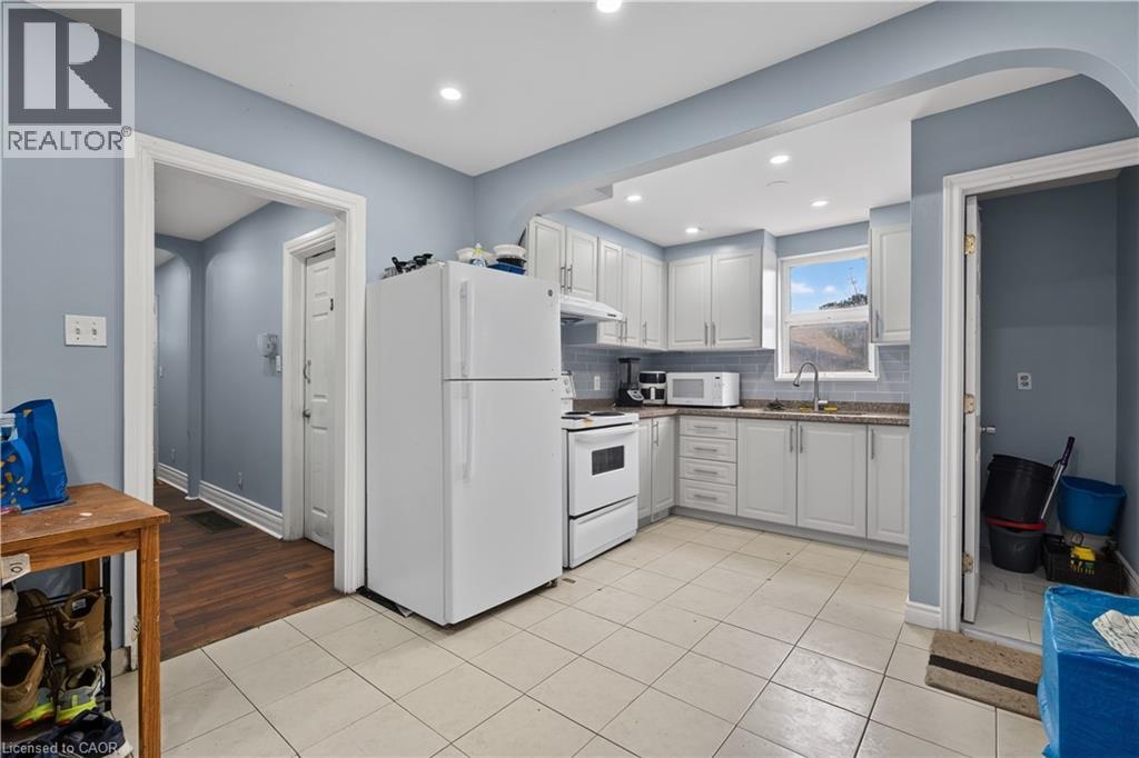 241 West 5th Street, Hamilton, Ontario  L9C 3N8 - Photo 9 - 40863944
