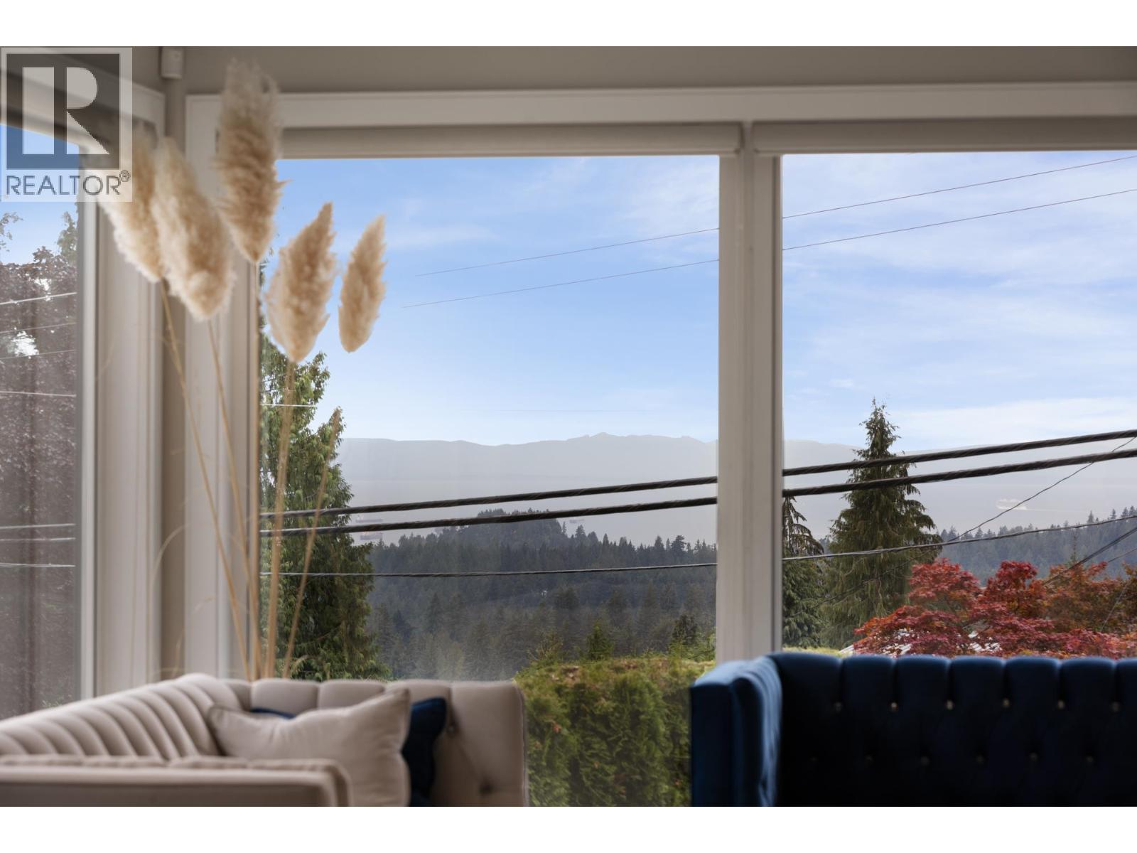 4716 Skyline Drive, North Vancouver, British Columbia  V7R 3H8 - Photo 10 - R3166280