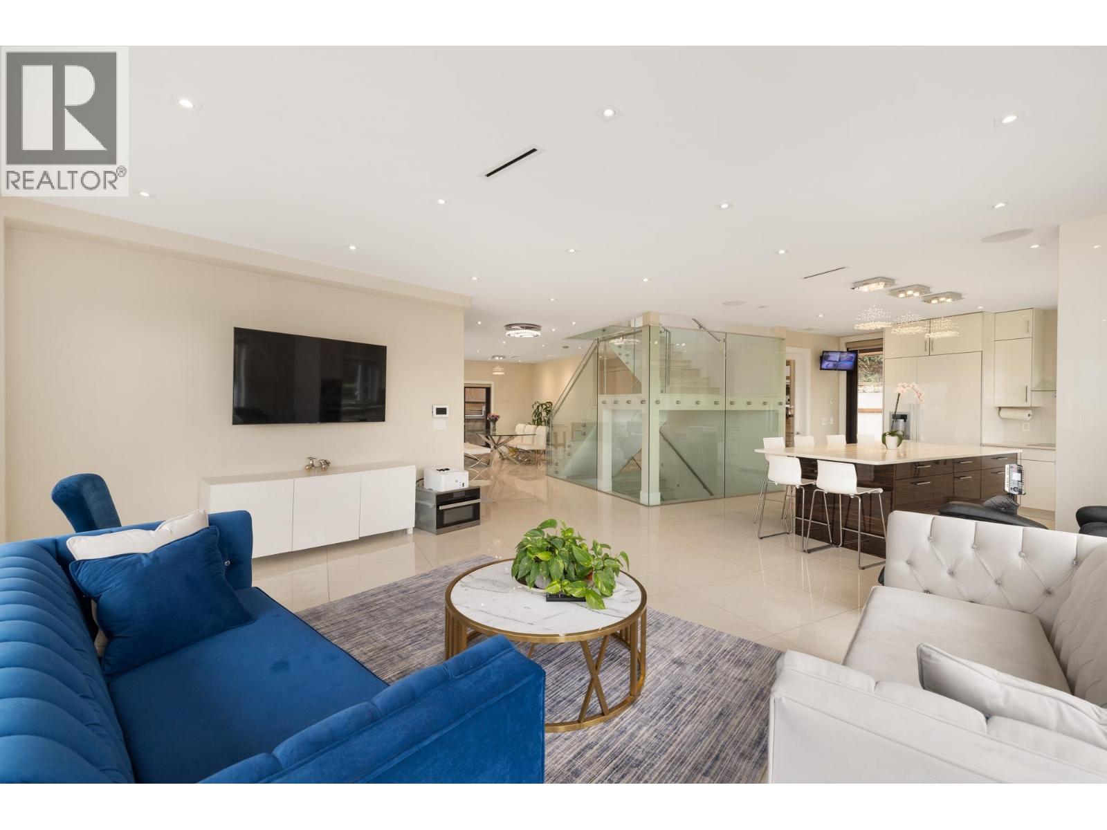 4716 Skyline Drive, North Vancouver, British Columbia  V7R 3H8 - Photo 14 - R3166280