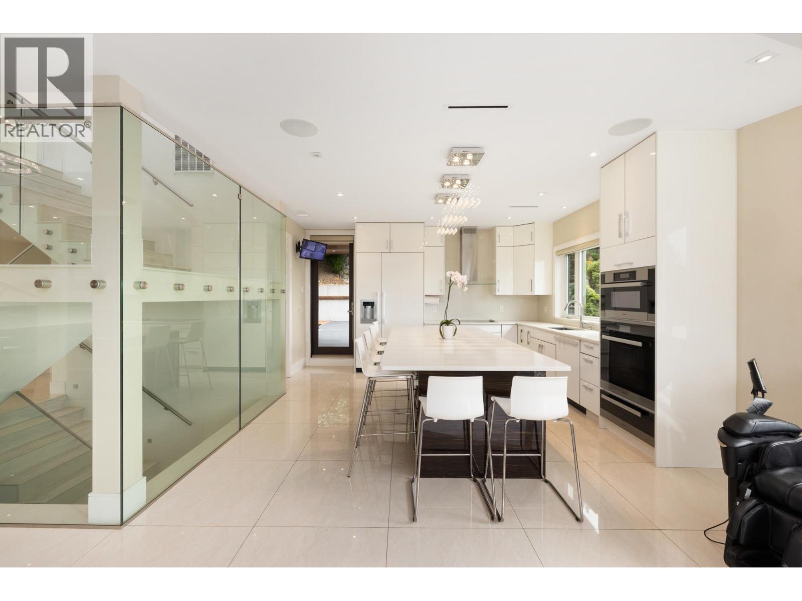 4716 Skyline Drive, North Vancouver, British Columbia  V7R 3H8 - Photo 18 - R3166280