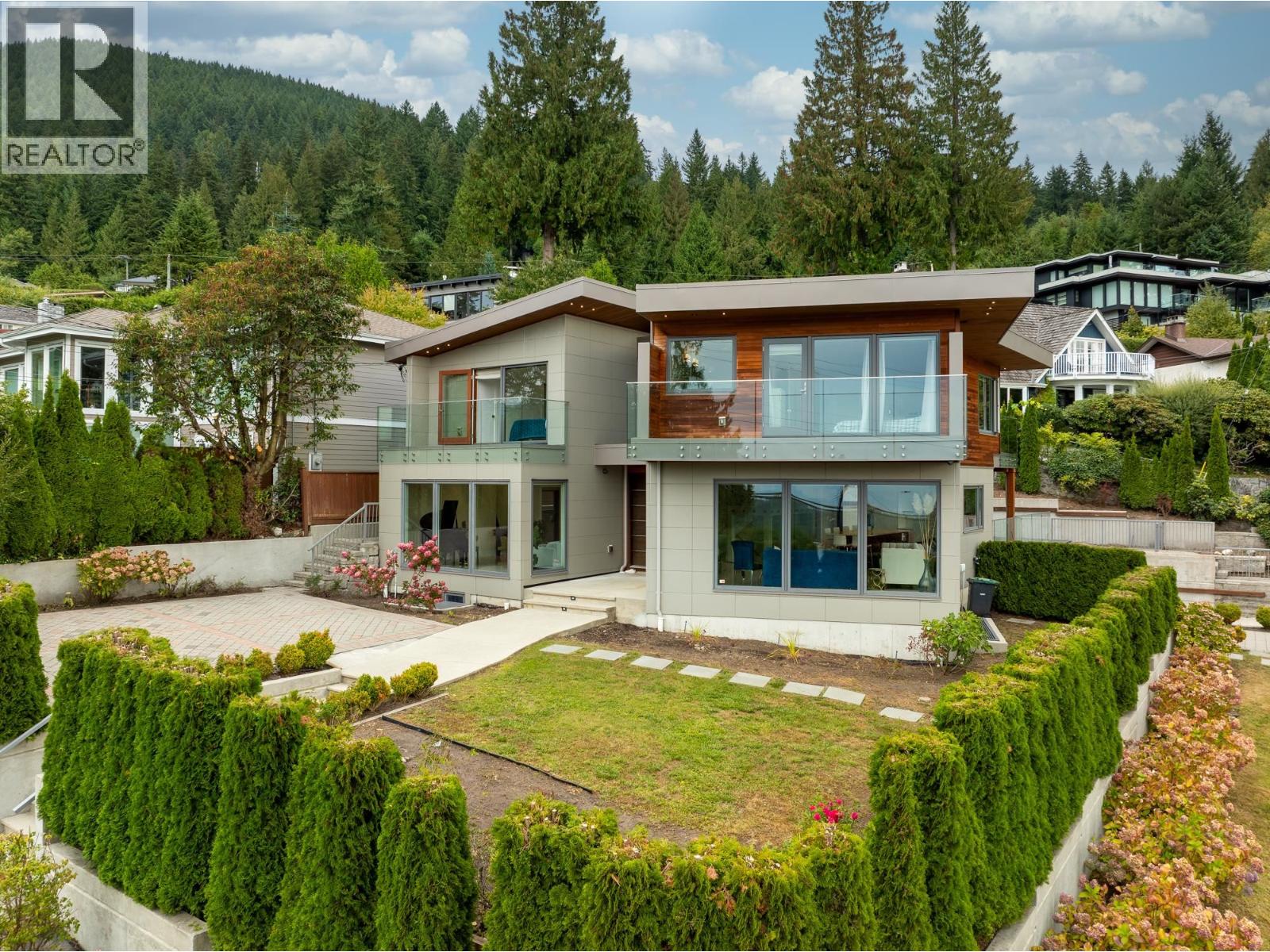 4716 Skyline Drive, North Vancouver, British Columbia  V7R 3H8 - Photo 9 - R3166280