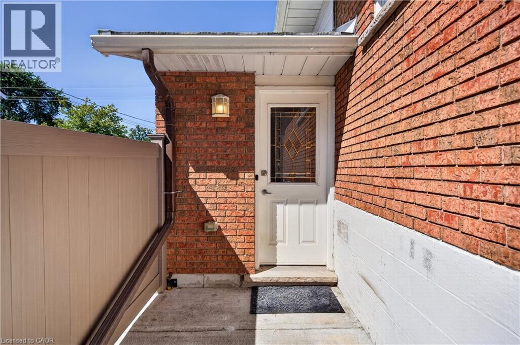 294 Jones Road Unit# 2- Lower, Stoney Creek, Ontario  L8E 5L8 - Photo 2 - 40863138