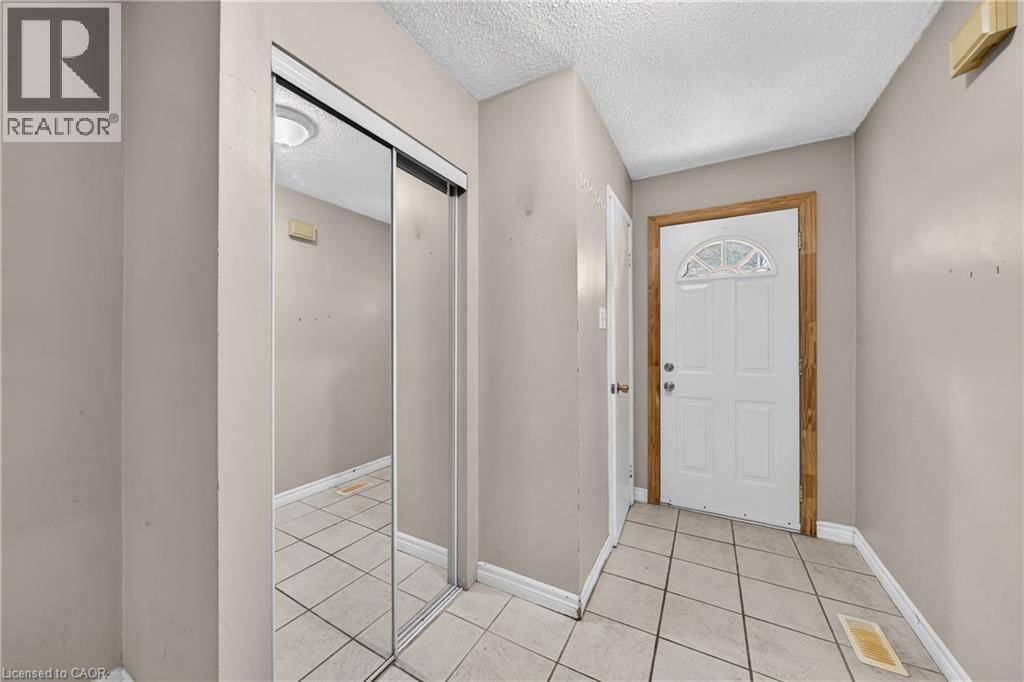 660 Oxford Road Unit# 35, Burlington, Ontario  L7N 3M1 - Photo 3 - 40863035