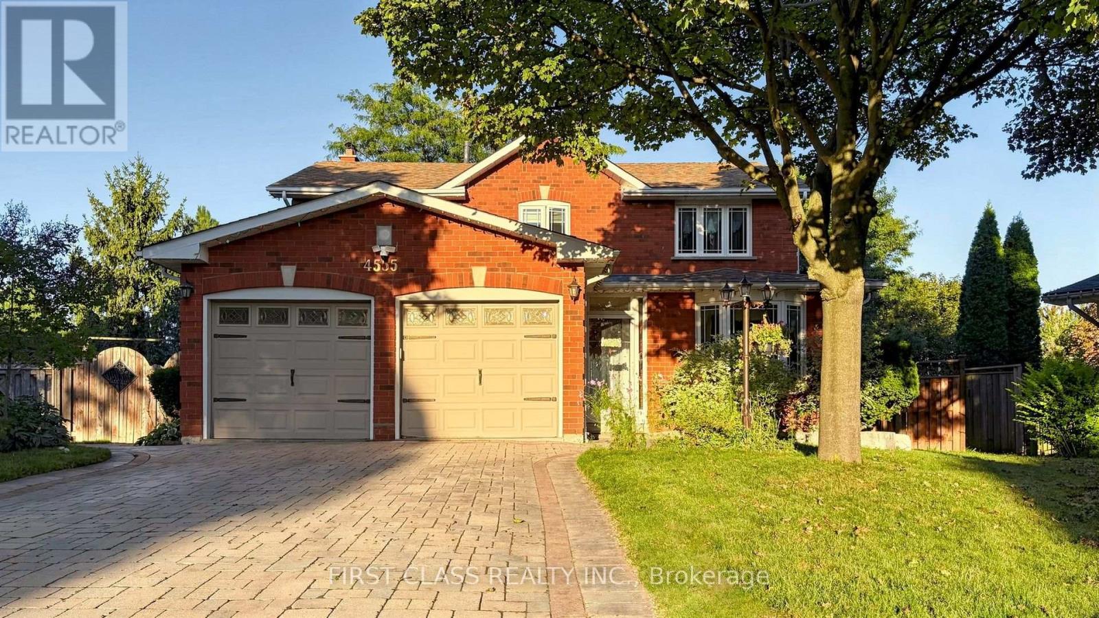 4555 CARPENTER COURT, Mississauga, Ontario