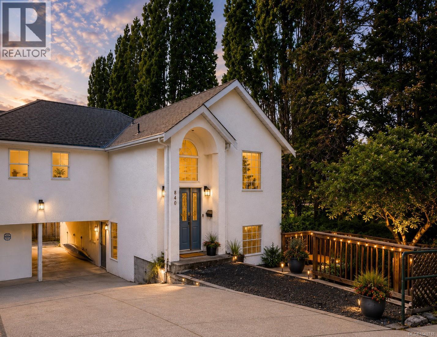 840 Tillicum Rd, Esquimalt, British Columbia
