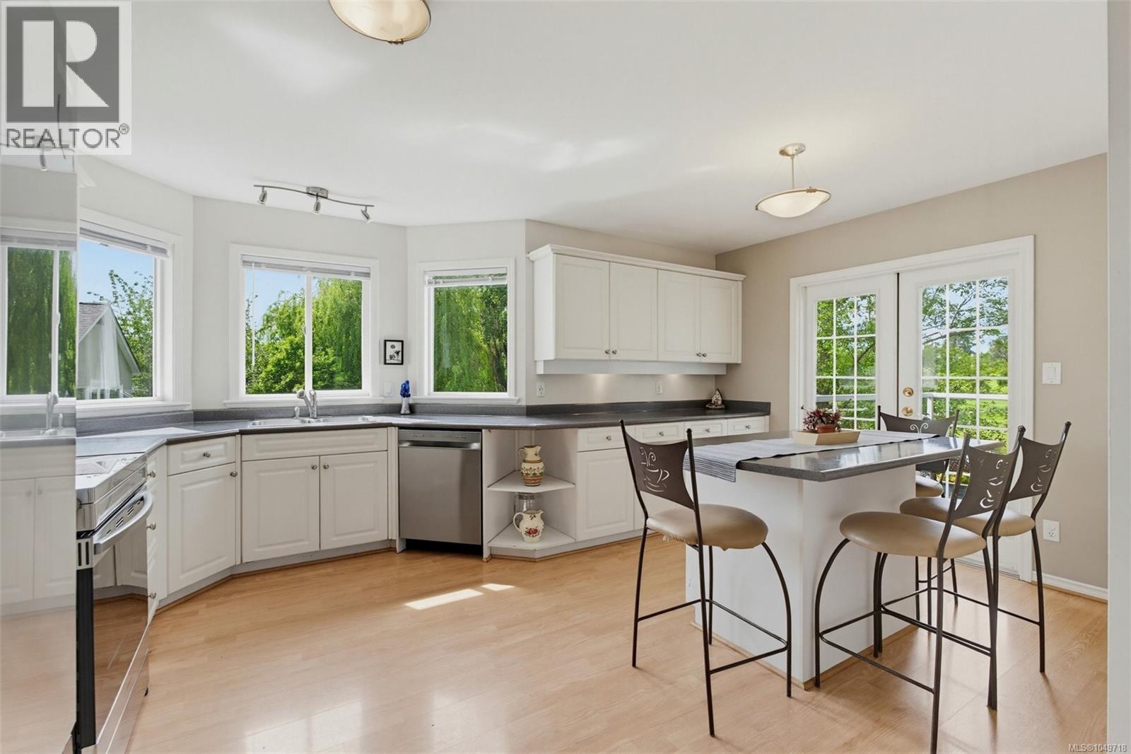 840 Tillicum Rd, Esquimalt, British Columbia  V9A 1Z7 - Photo 11 - 1049718