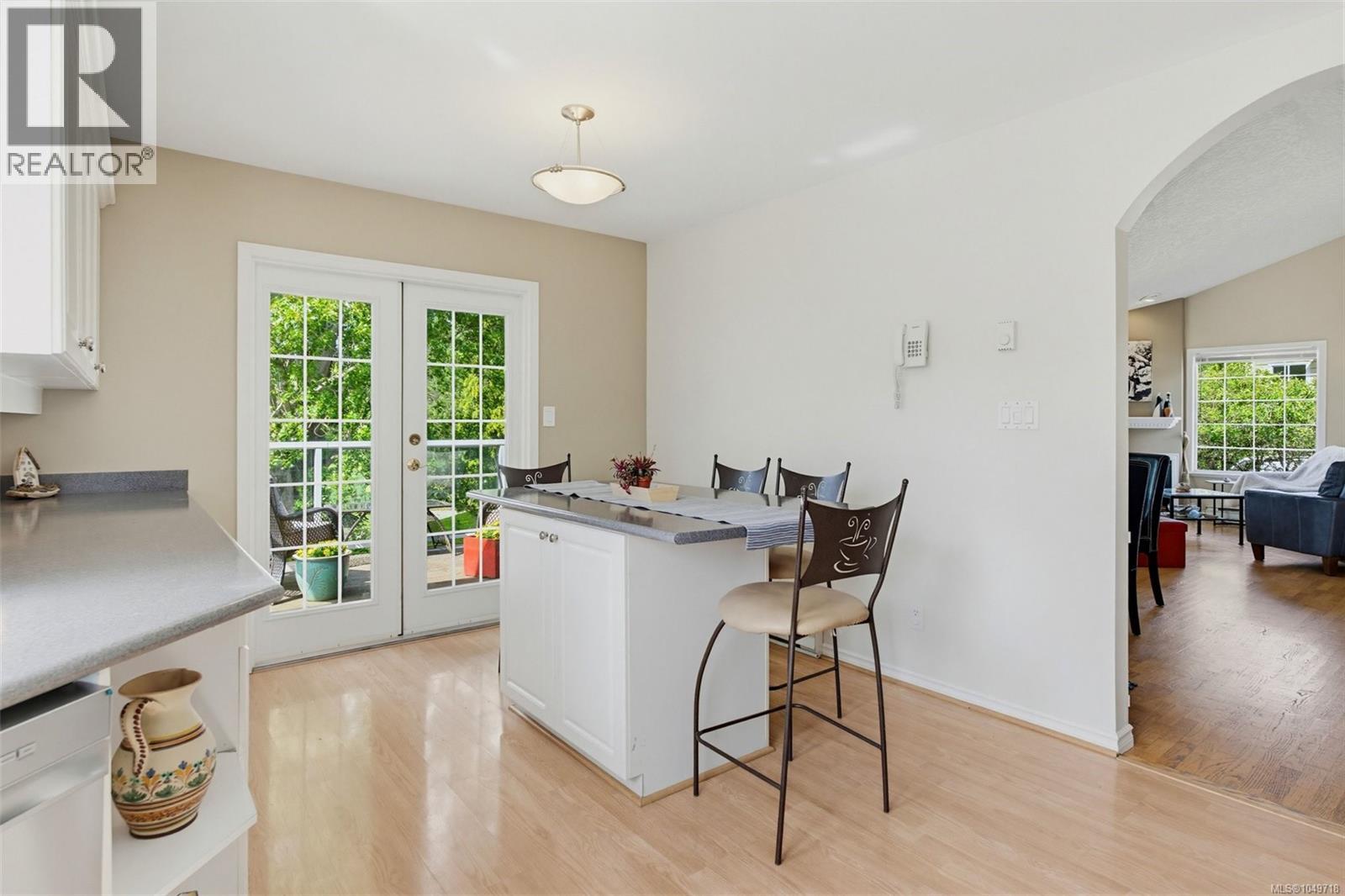 840 Tillicum Rd, Esquimalt, British Columbia  V9A 1Z7 - Photo 15 - 1049718