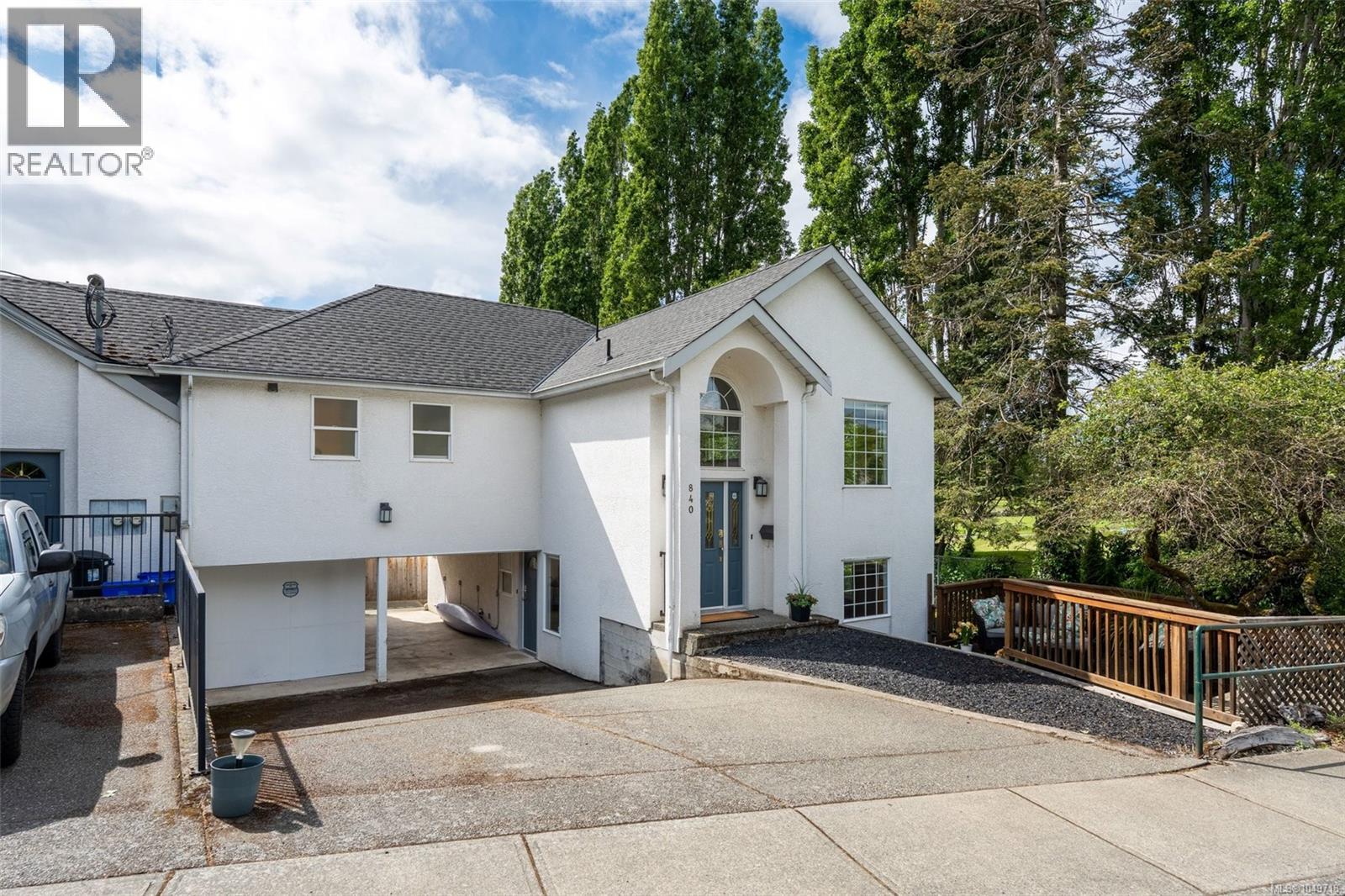 840 Tillicum Rd, Esquimalt, British Columbia  V9A 1Z7 - Photo 2 - 1049718