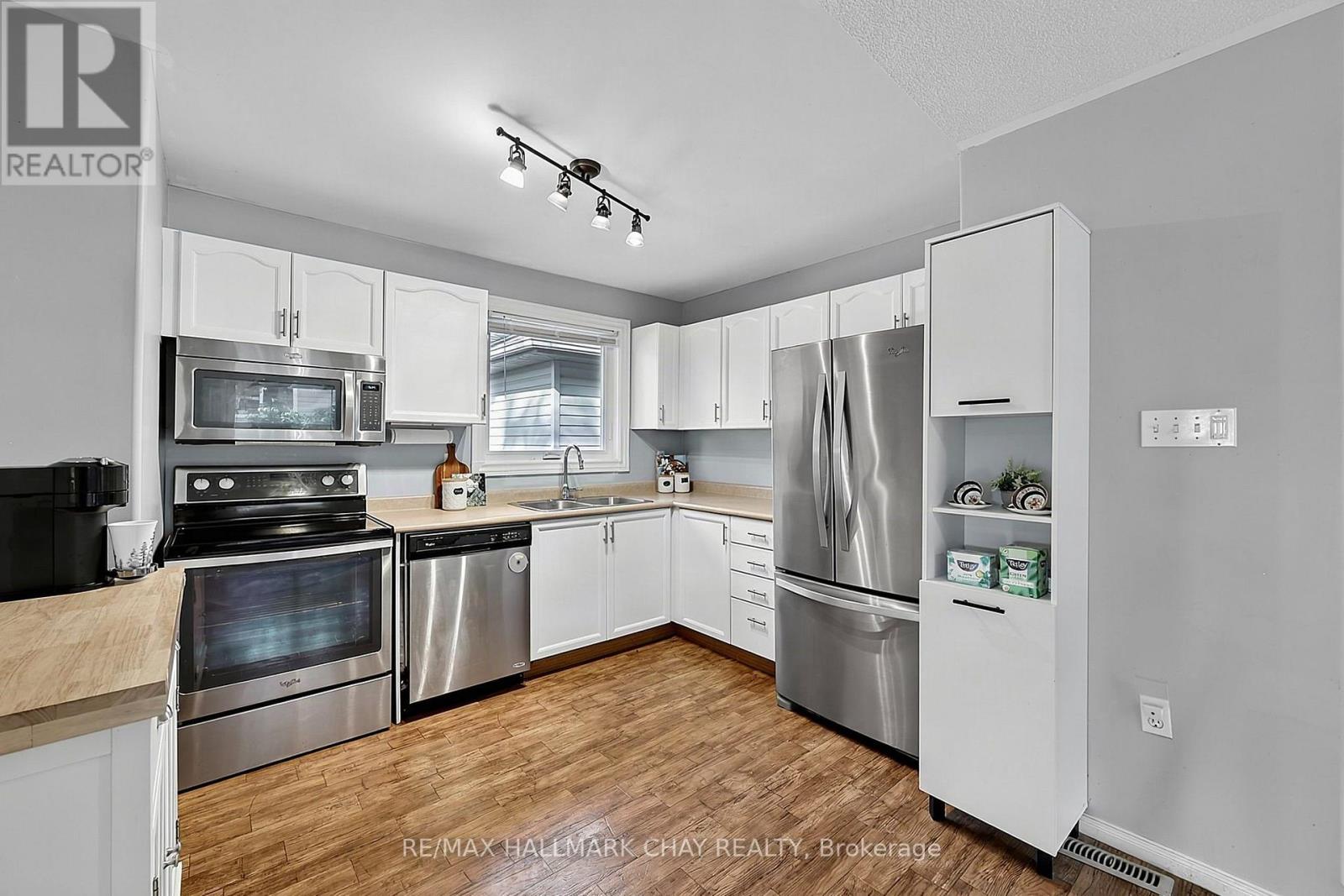 27 Masters Drive, Barrie, Ontario  L4M 6W4 - Photo 5 - S13754054