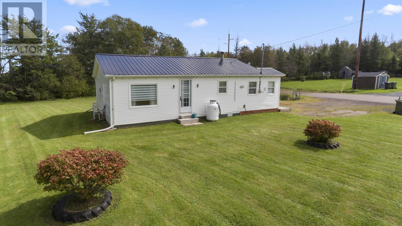 15 Curtis Road, St. Peters Bay, Prince Edward Island  C0A 2A0 - Photo 2 - 202623517