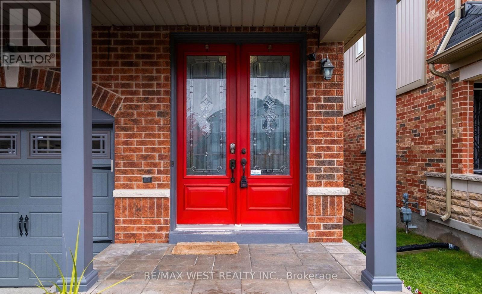 31 Buxton Lane, Clarington, Ontario  L1C 0J9 - Photo 3 - E13790634