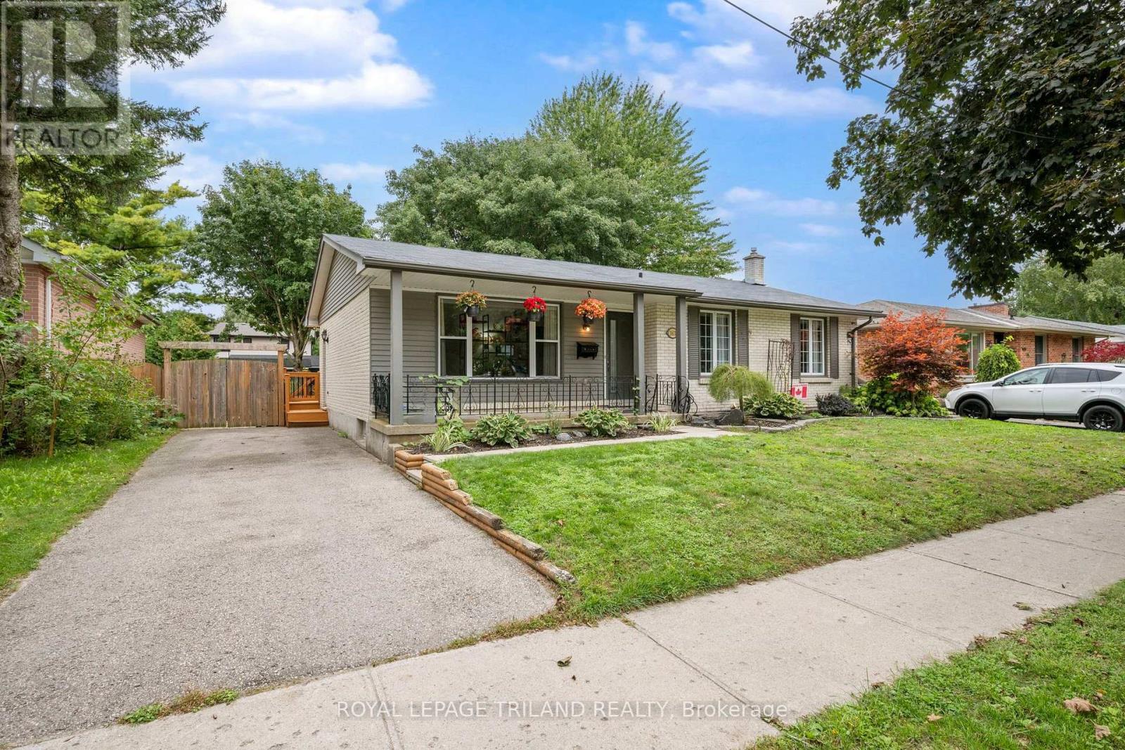 1611 Trossacks Avenue, London North, Ontario  N5X 2G3 - Photo 2 - X13793042