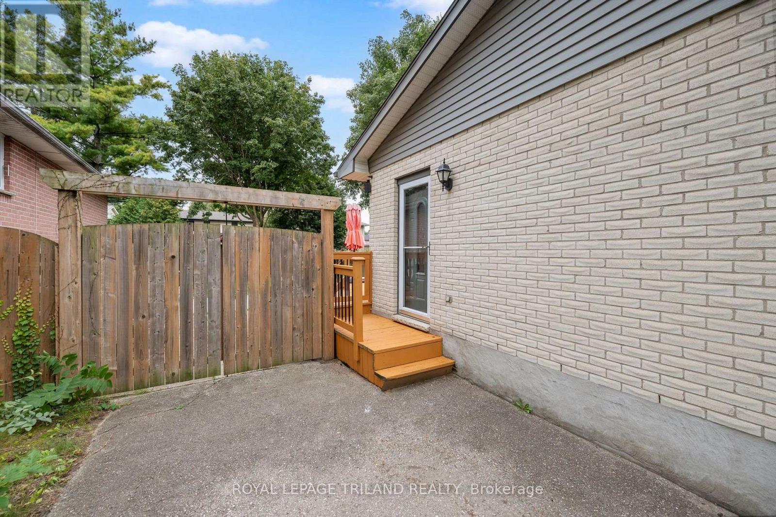 1611 Trossacks Avenue, London North, Ontario  N5X 2G3 - Photo 27 - X13793042