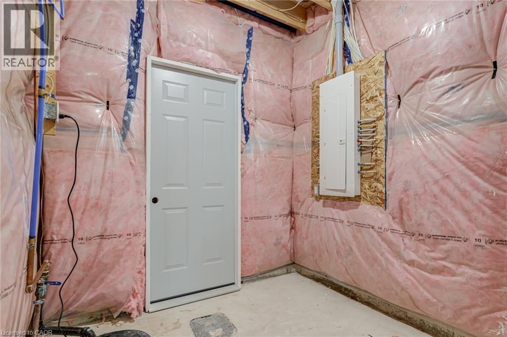 39 Norwich Road, Stoney Creek, Ontario  L8E 1Z7 - Photo 37 - 40849188