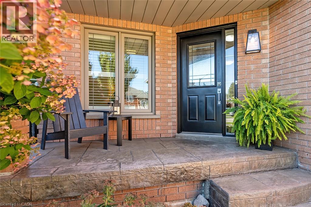 83 Niska Drive, Waterdown, Ontario  L8B 0M4 - Photo 3 - 40860042