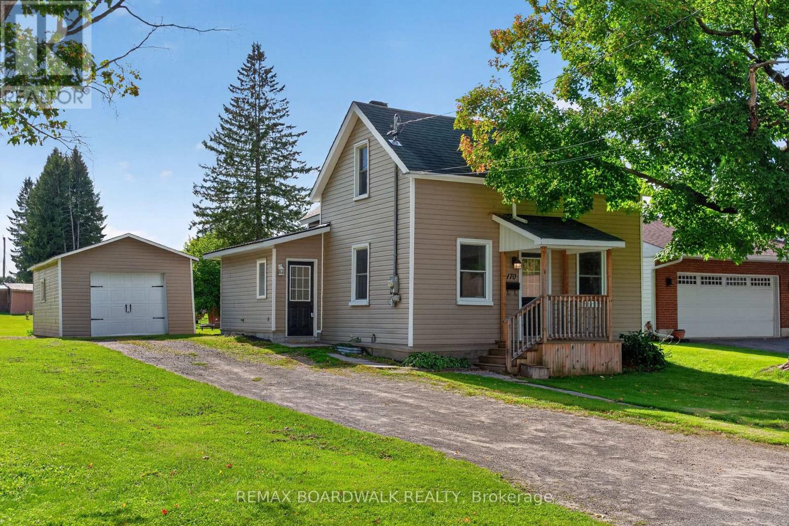 170 POOLE STREET, McNab/Braeside, Ontario