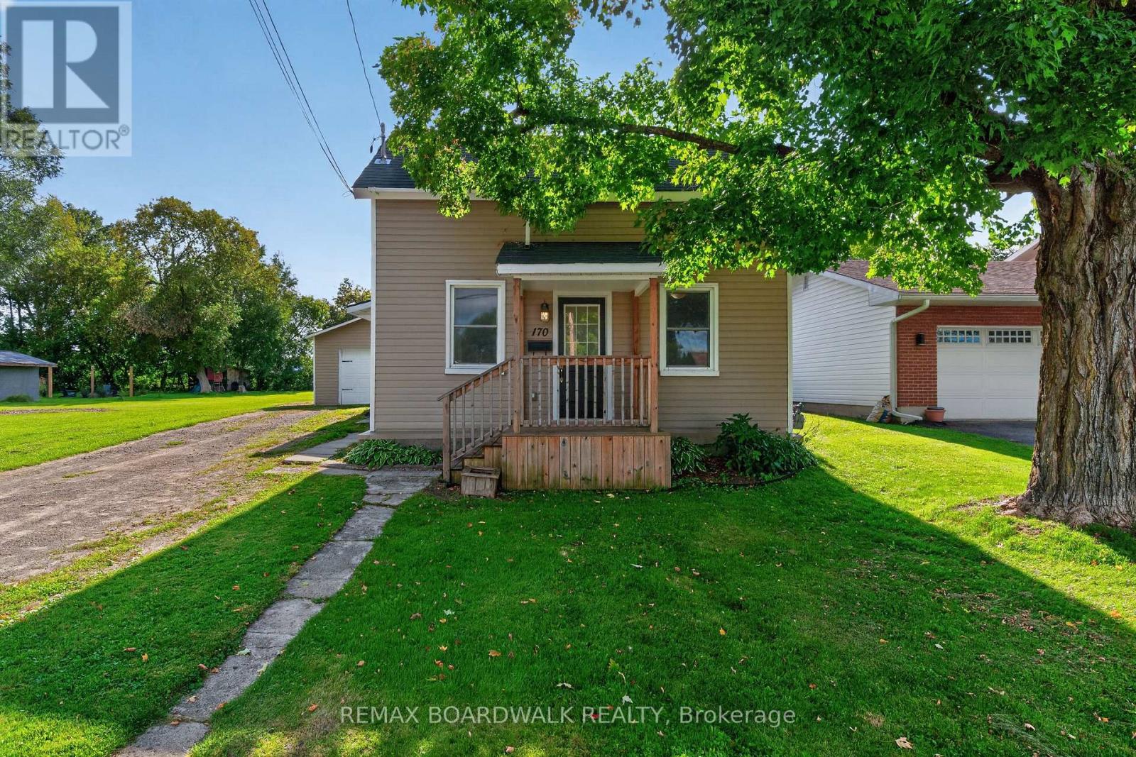 170 Poole Street, Mcnab/braeside, Ontario  K7S 1J2 - Photo 2 - X13792994
