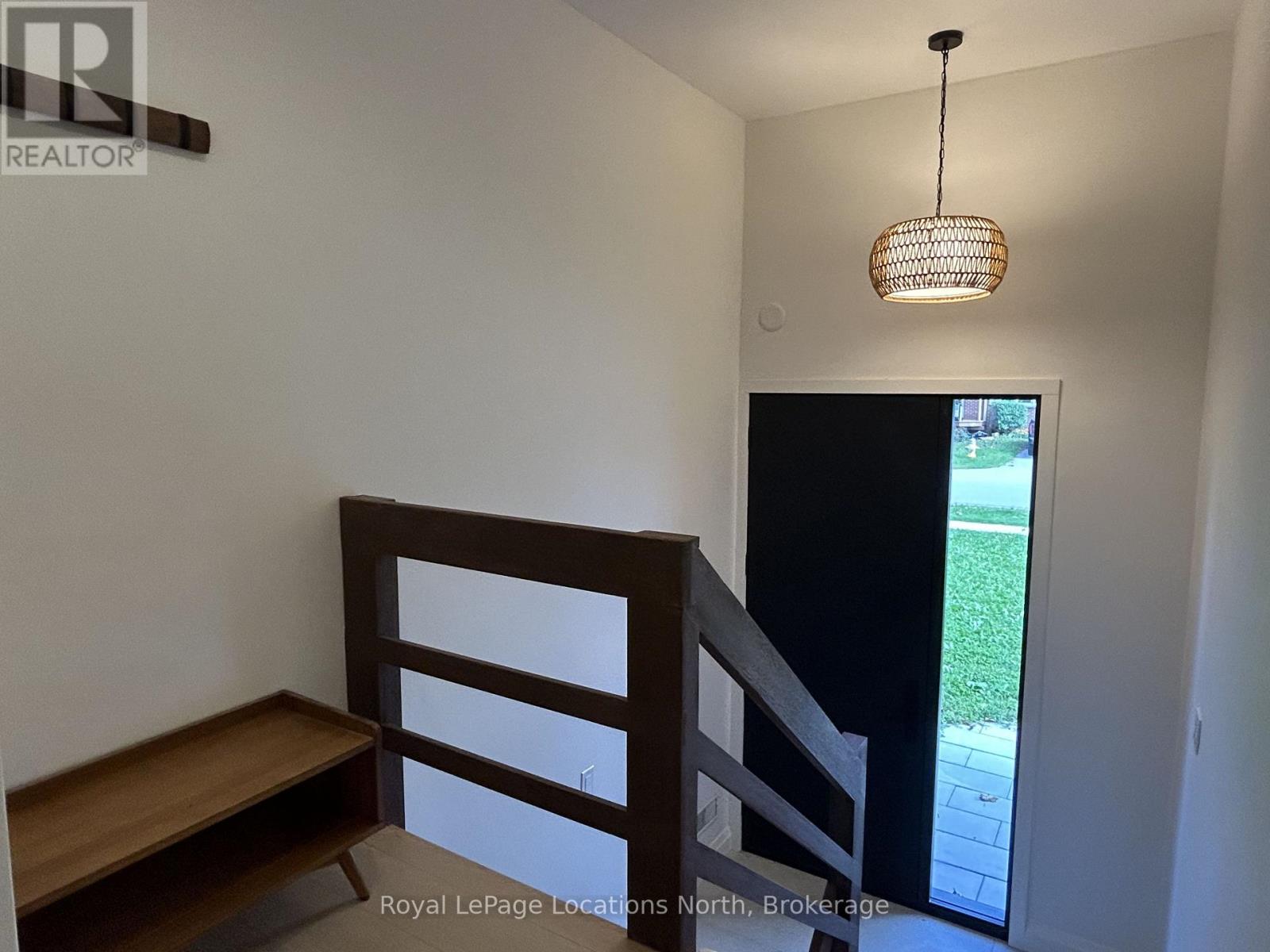 642 Oak Street, Collingwood, Ontario  L9Y 2Z8 - Photo 2 - S13791386