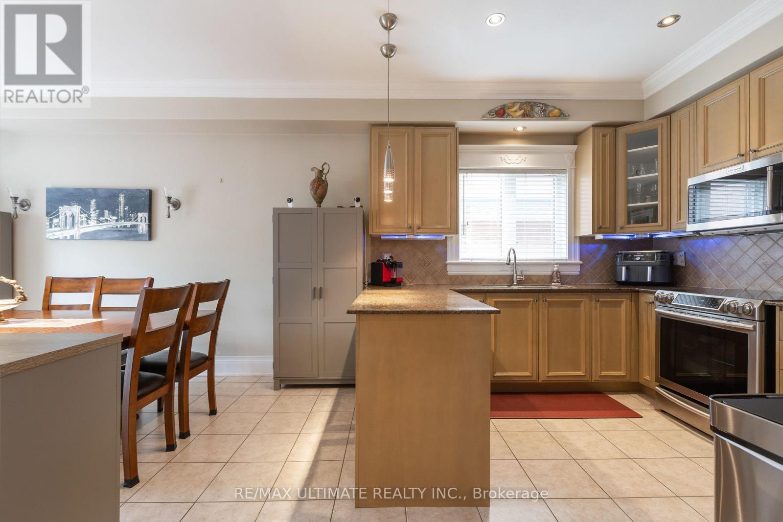 15 Ozoner Crescent, Vaughan, Ontario  L4H 0E2 - Photo 11 - N13792672