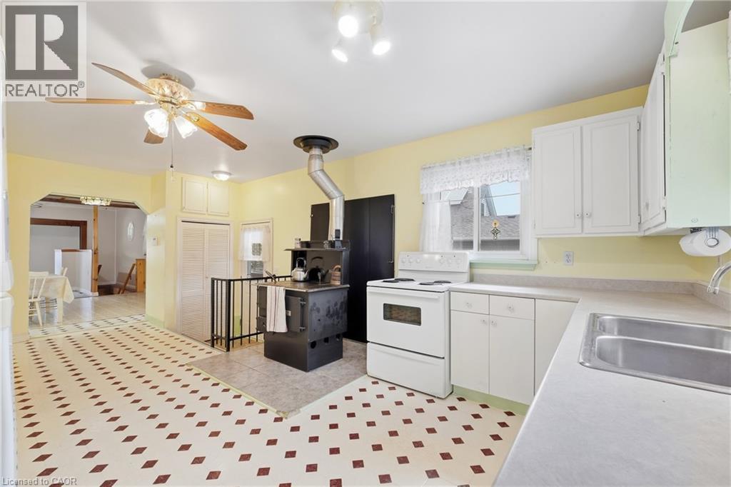 423 Lawrence Avenue, Kitchener, Ontario  N2M 1Y7 - Photo 10 - 40864129