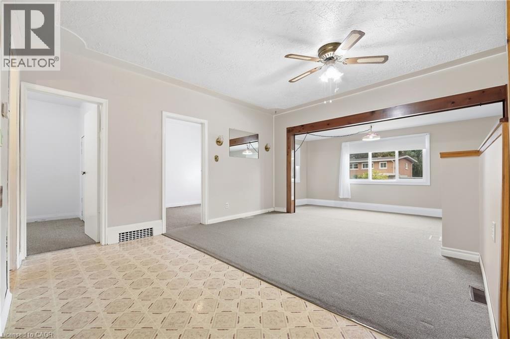 423 Lawrence Avenue, Kitchener, Ontario  N2M 1Y7 - Photo 3 - 40864129
