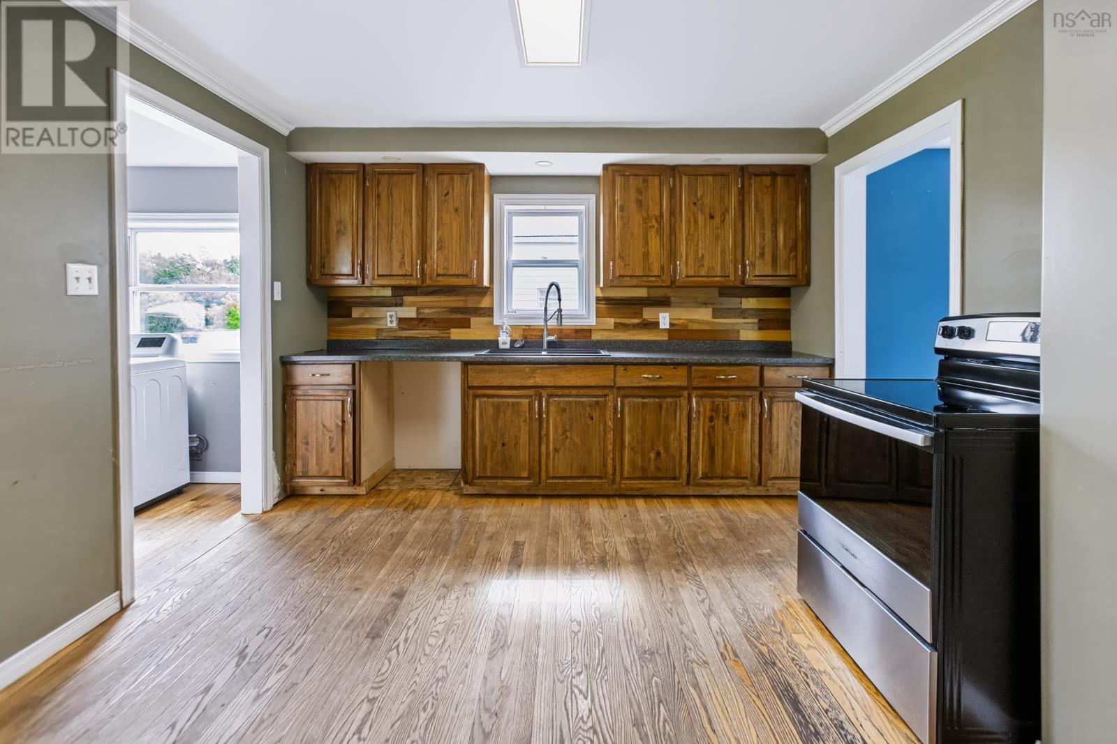 20 Cowan Street, Springhill, Nova Scotia  B0M 1X0 - Photo 8 - 202623520