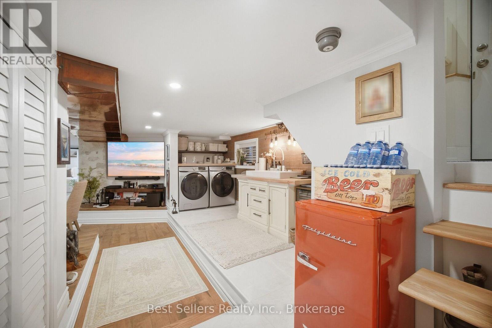 174 Angelene Street, Mississauga, Ontario  L5G 1X2 - Photo 16 - W13792876
