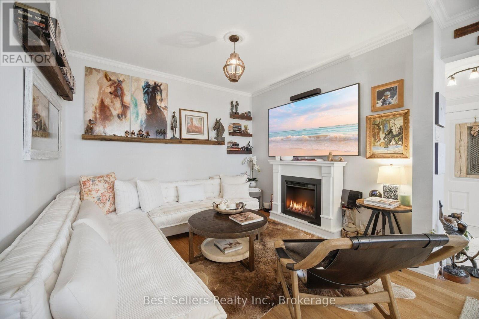 174 Angelene Street, Mississauga, Ontario  L5G 1X2 - Photo 4 - W13792876