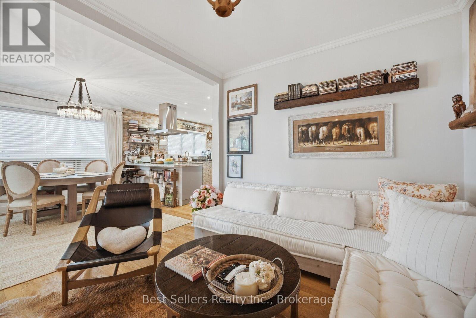 174 Angelene Street, Mississauga, Ontario  L5G 1X2 - Photo 6 - W13792876