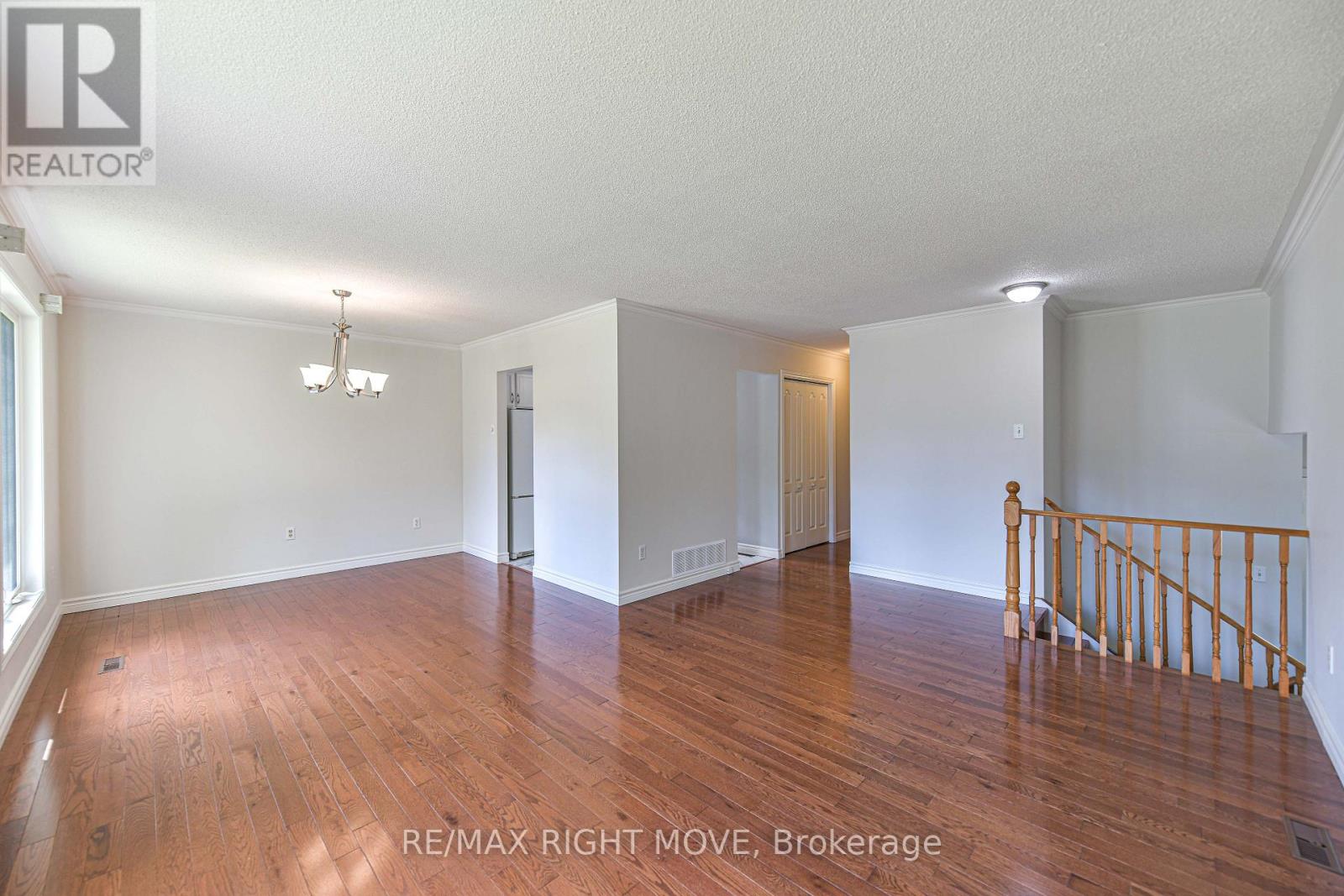 4 Fitton Heights, Orillia, Ontario  L3V 4M7 - Photo 12 - S13789528