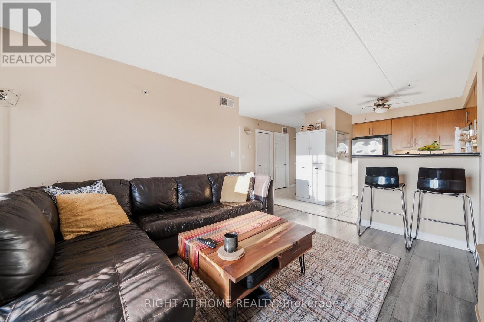 305 - 415 Grange Road, Guelph, Ontario  N1E 0C4 - Photo 1 - X13792912