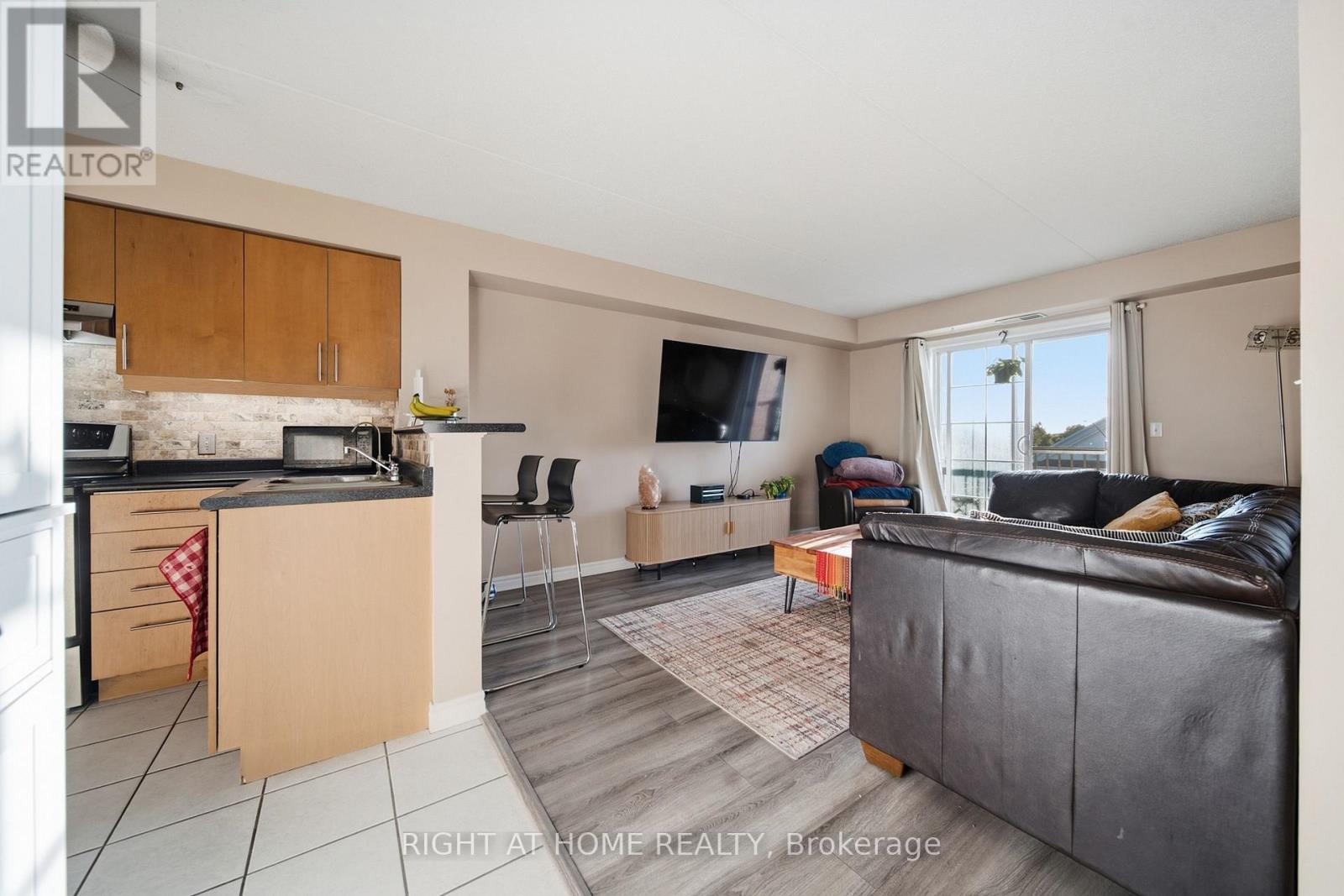 305 - 415 Grange Road, Guelph, Ontario  N1E 0C4 - Photo 11 - X13792912