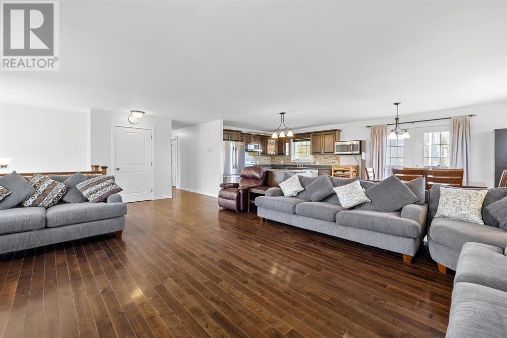 37 Rosebank Road, Stratford, Prince Edward Island  C1B 1E8 - Photo 8 - 202623524