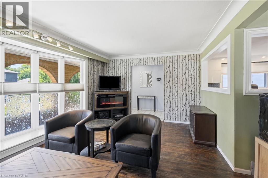 330 East 18th Street, Hamilton, Ontario  L9A 4P8 - Photo 6 - 40849312