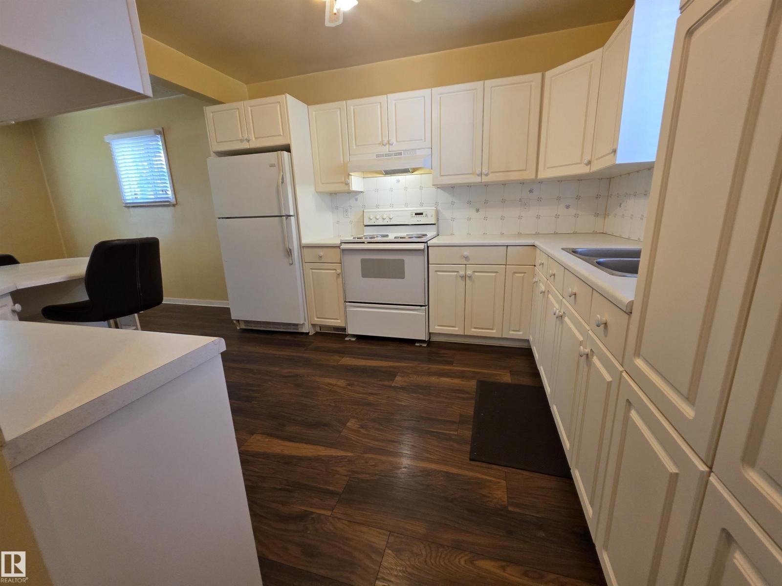 10438 147 St Nw, Edmonton, Alberta  T5N 3C5 - Photo 3 - E4508966